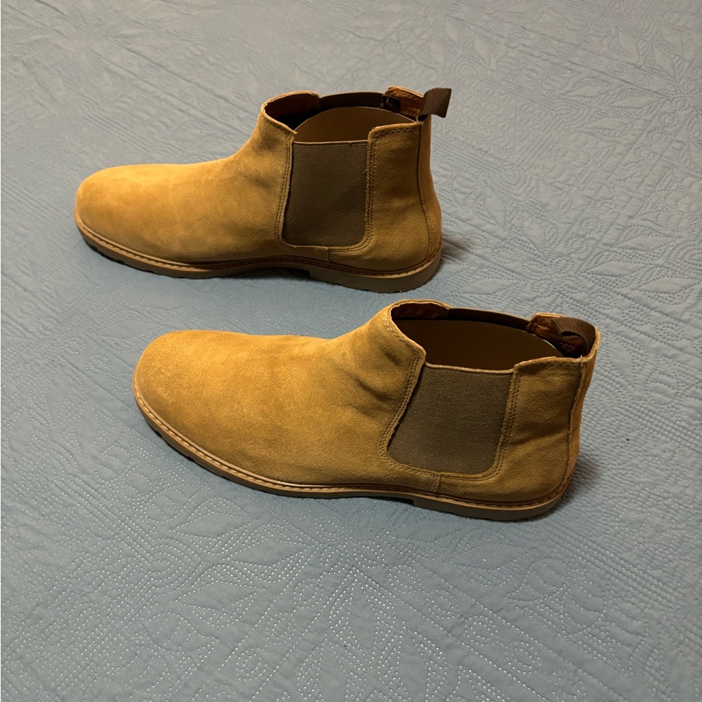 Men’s Crown Vintage tan suede Chelsea boots